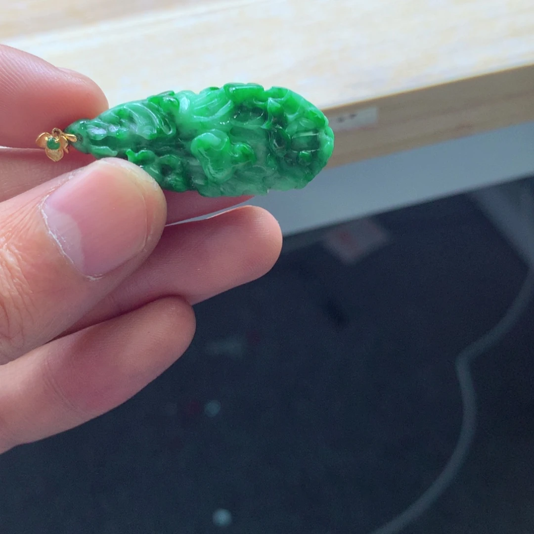 翡翠颈饰18K金镶嵌吊坠