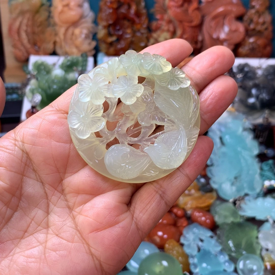 蛇纹石玉未镶嵌挂坠