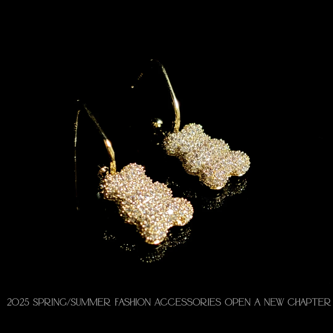 铜合金耳饰  镀k金 2025款C6574【璀璨金熊】AUYING MUMU 耳钉