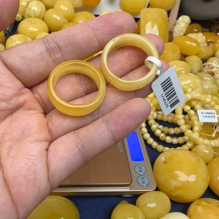 浅***的蜜蜡未镶嵌颈饰天然蜜蜡