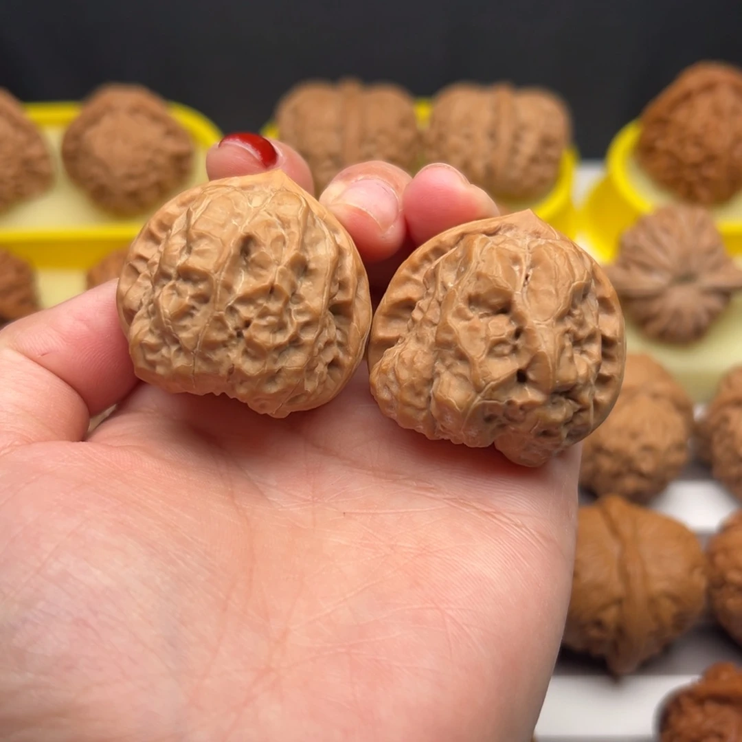 文玩核桃把件39三角蛤蟆头