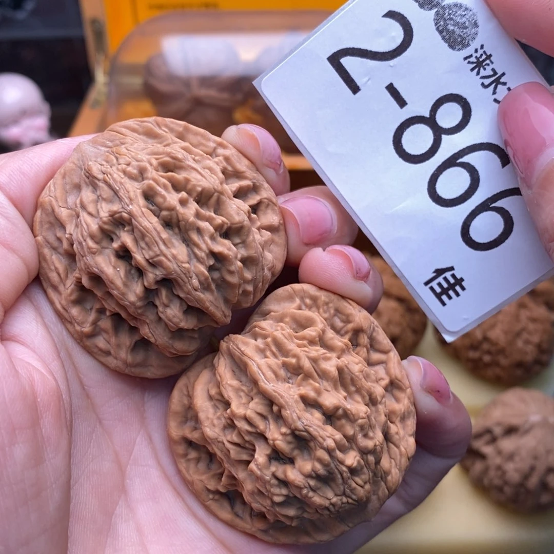 文玩核桃把件42虎头