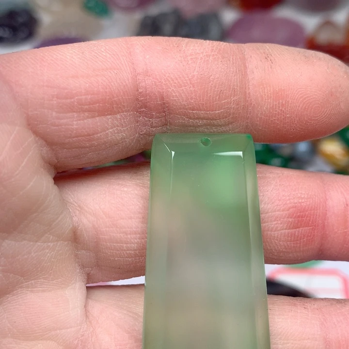 玛瑙/玉髓颈饰未镶嵌白*