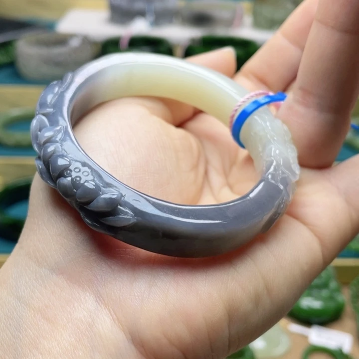 和田玉手镯圈口56+     编号85贵妃镯未镶嵌