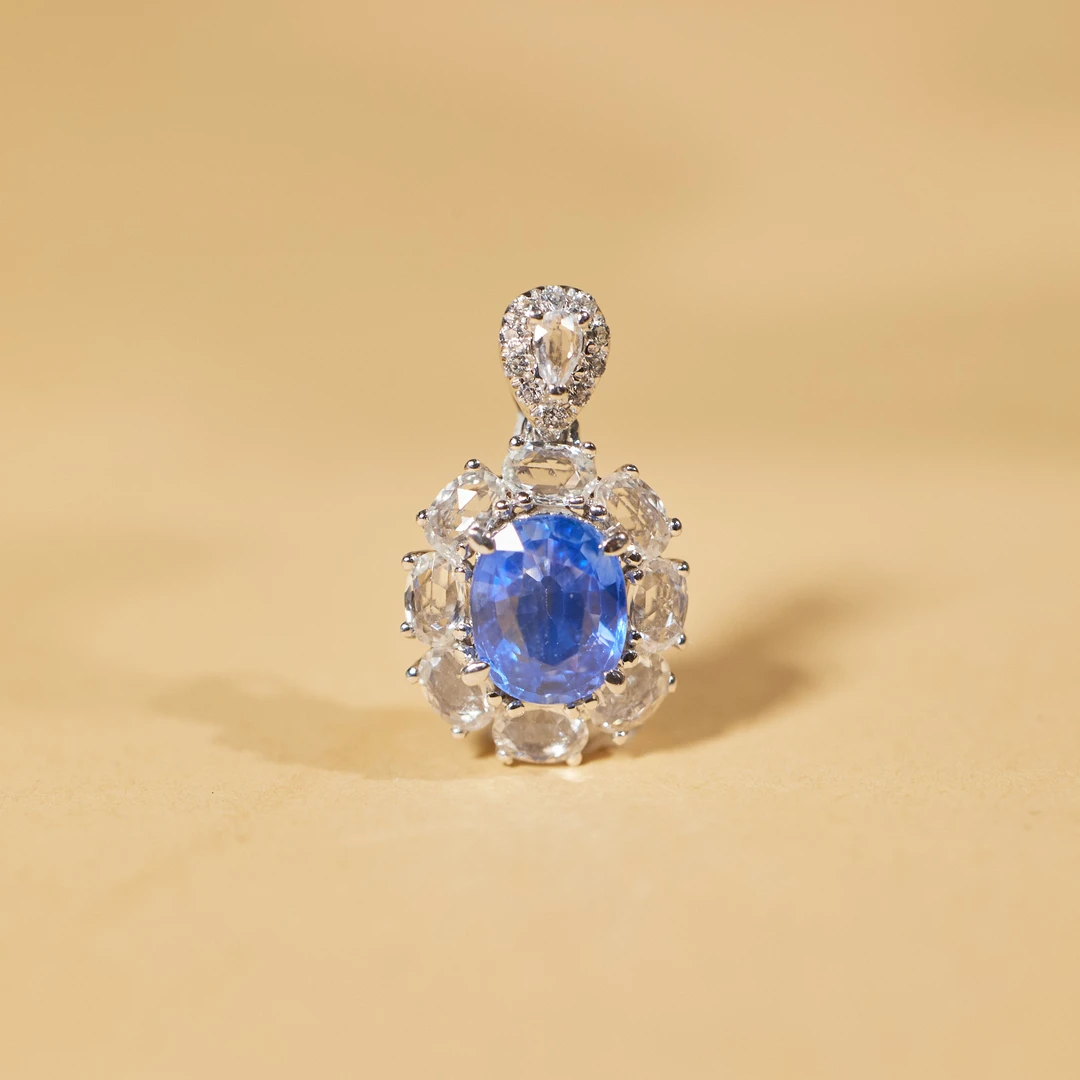 玉峰珠宝【安娜】蓝宝石吊坠18K金【U1044】多样性发一