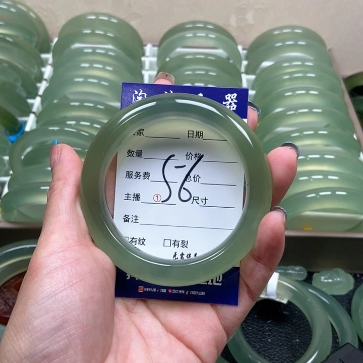 未镶嵌蛇纹石玉手镯鱼*