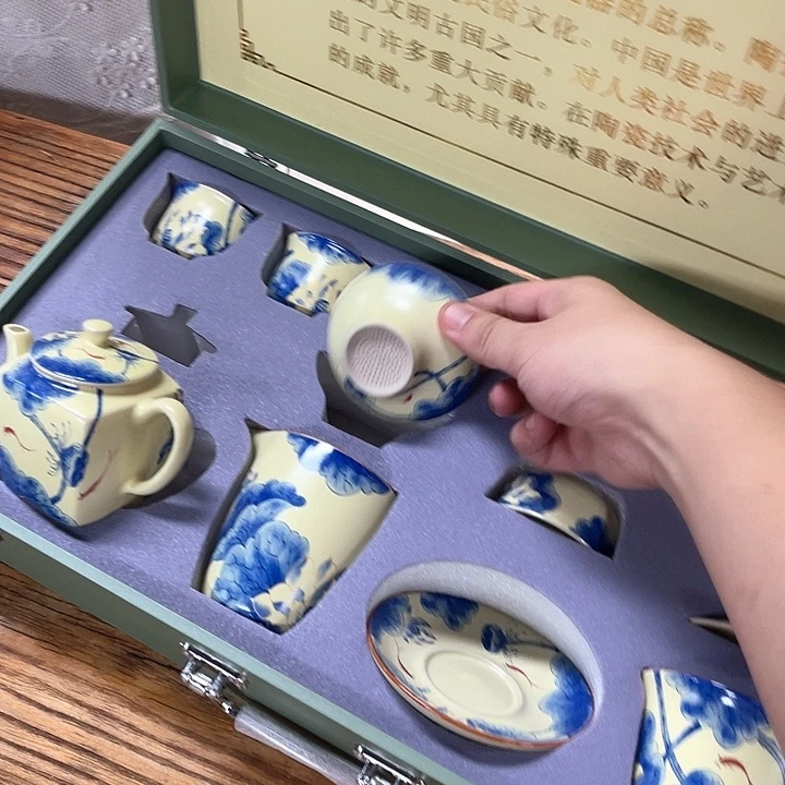 孤品茶具套装等。