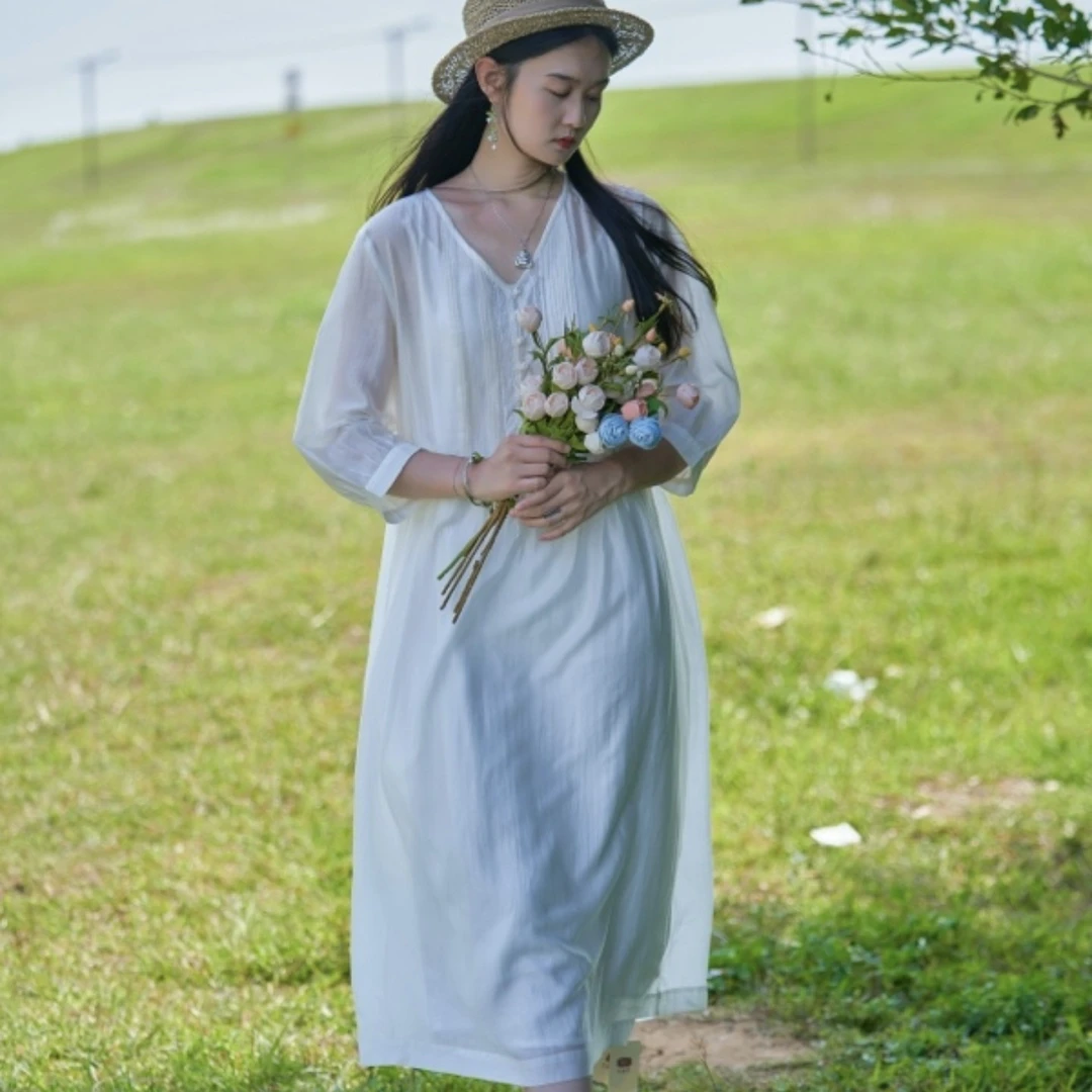 l59801宽皱肌理感水溶刺绣V领仙气清凉连衣裙