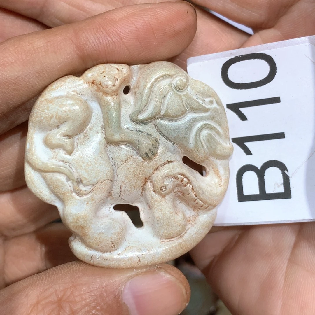 颈饰未镶嵌和田玉百**洲