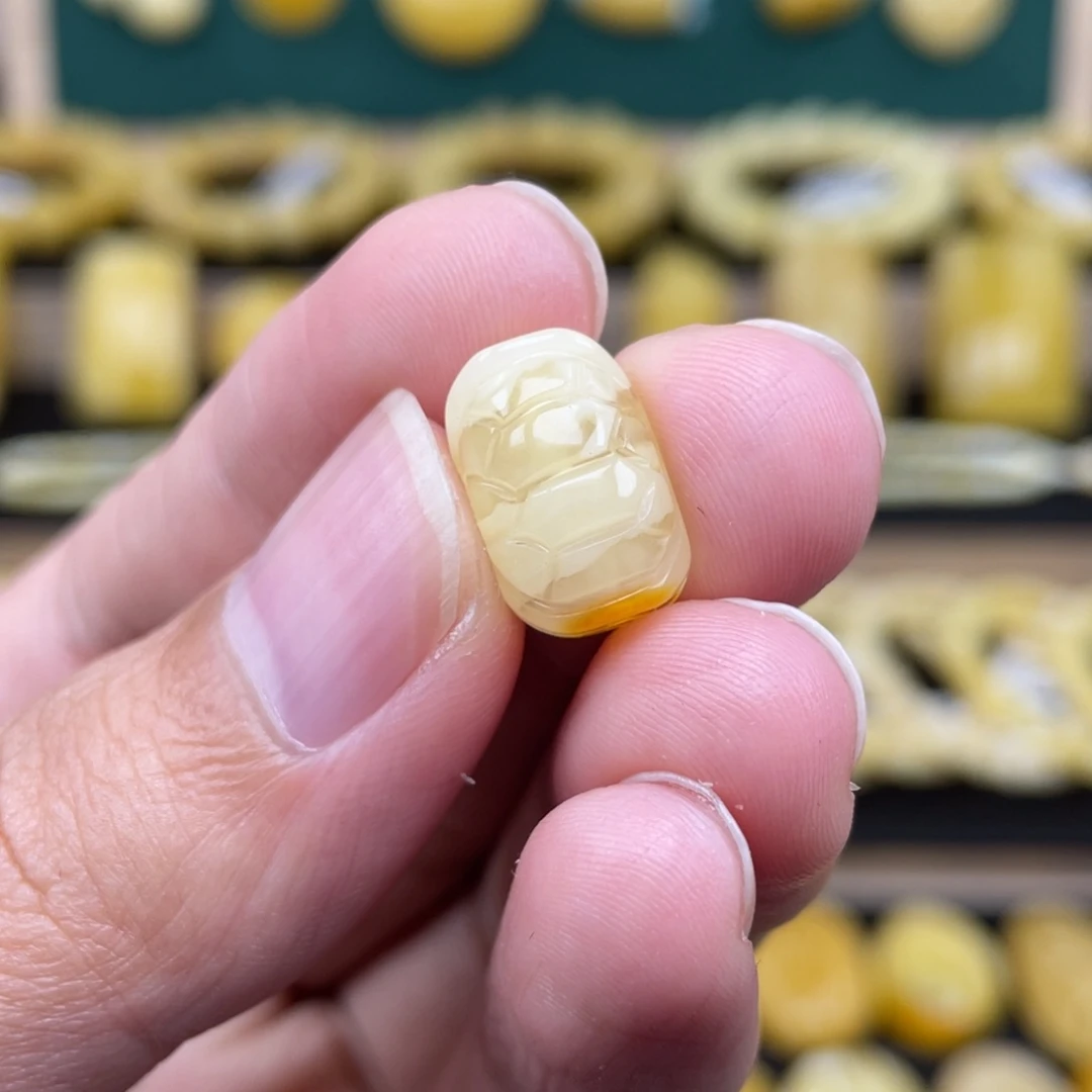 琥珀裸石未镶嵌琥珀蜜蜡