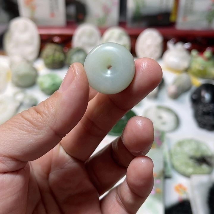 独山玉未镶嵌颈饰