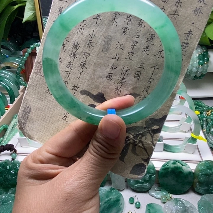 石英质玉未镶嵌手镯