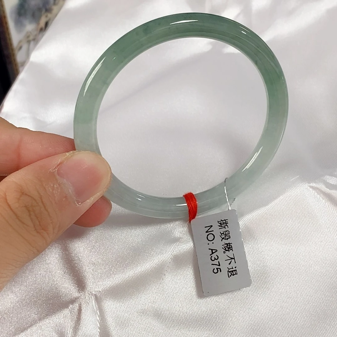 翡翠未镶嵌手镯（圆镯）