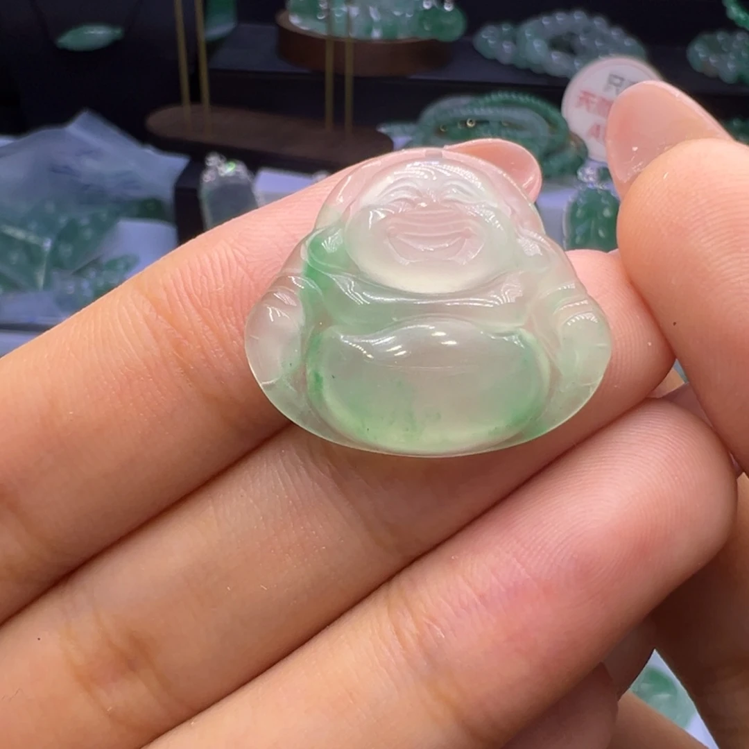 颈饰未镶嵌石英质玉（非洲翠）