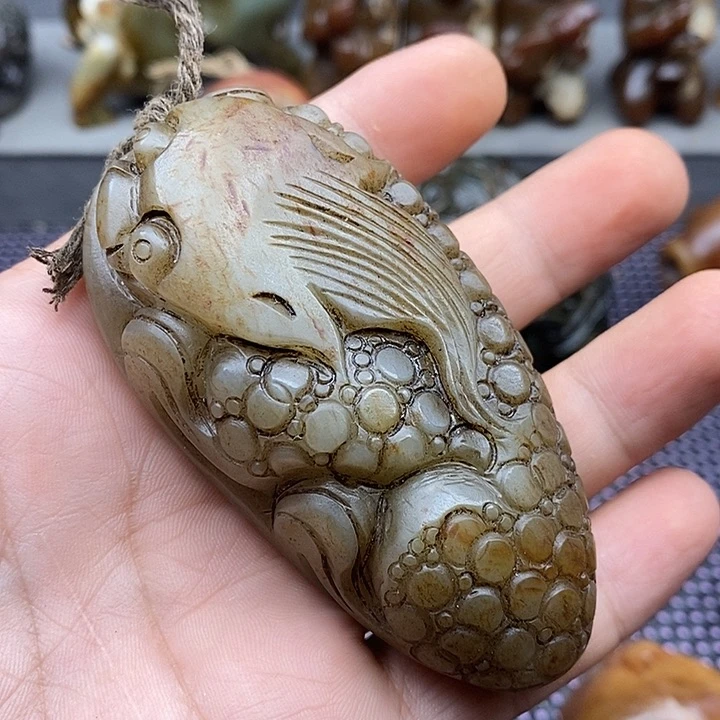 未镶嵌蛇纹石玉颈饰