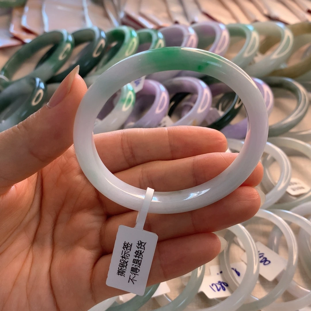 翡翠手镯未镶嵌贵妃白底青55.8