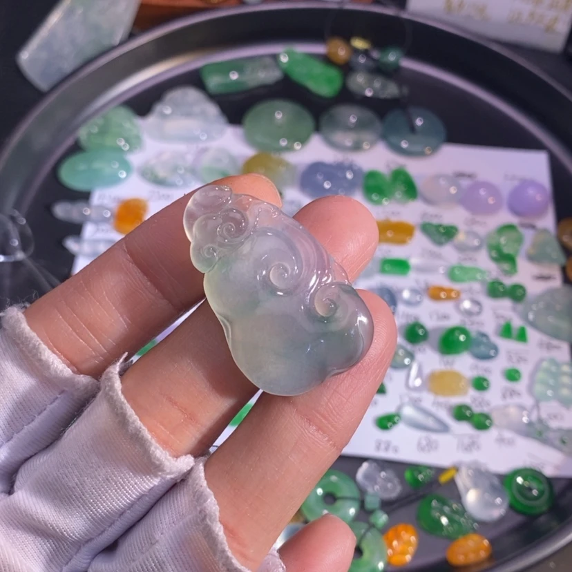 【闪购商品】翡翠挂件未镶嵌如意