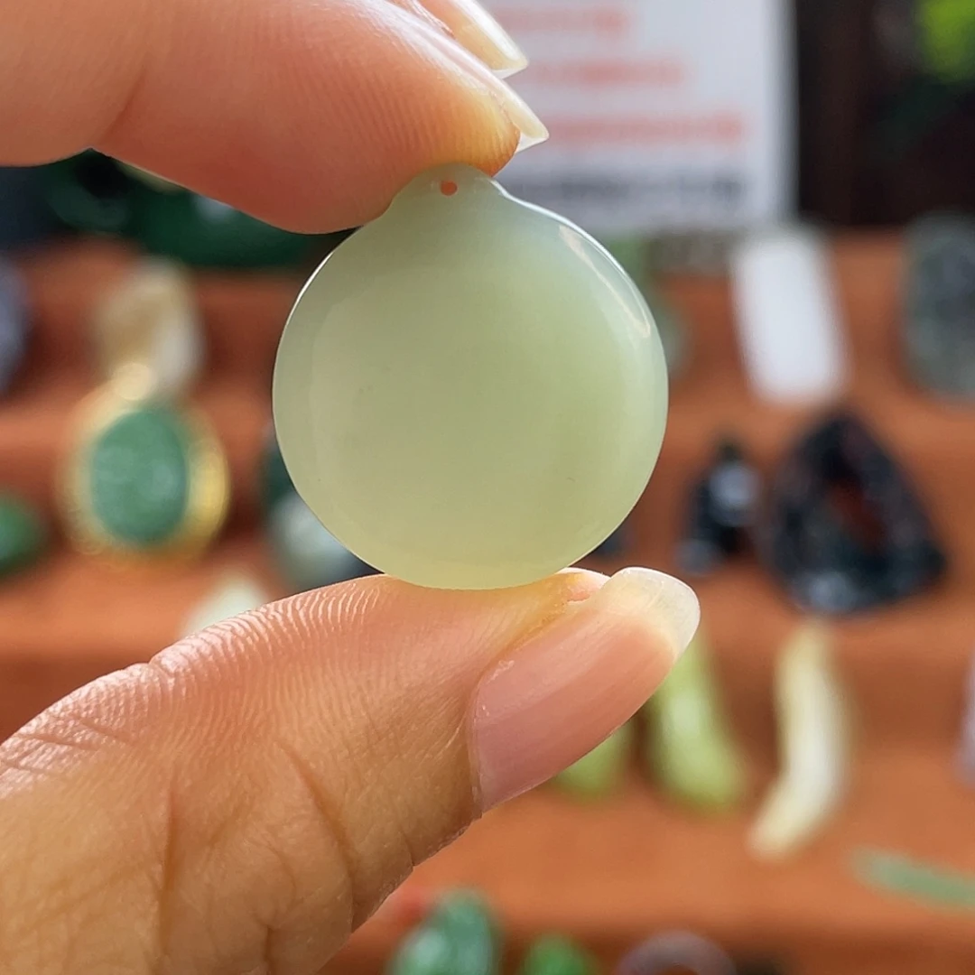 和田玉未镶嵌颈饰青海冰晴水婵娟无事牌