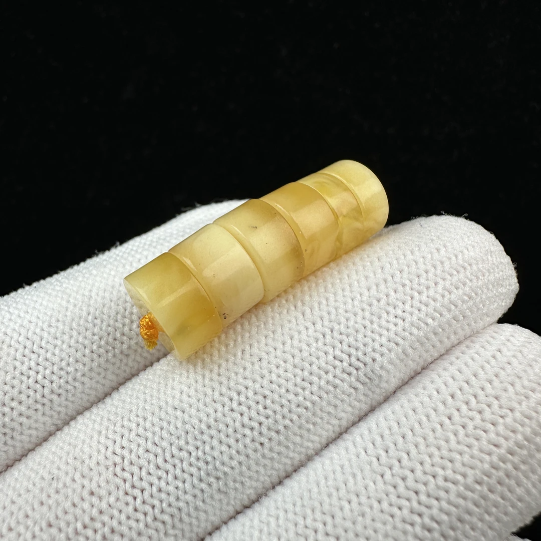 B1090 瑕疵特价 天然原矿蜜蜡隔片10.3 mm 支持鉴定 假一罚四