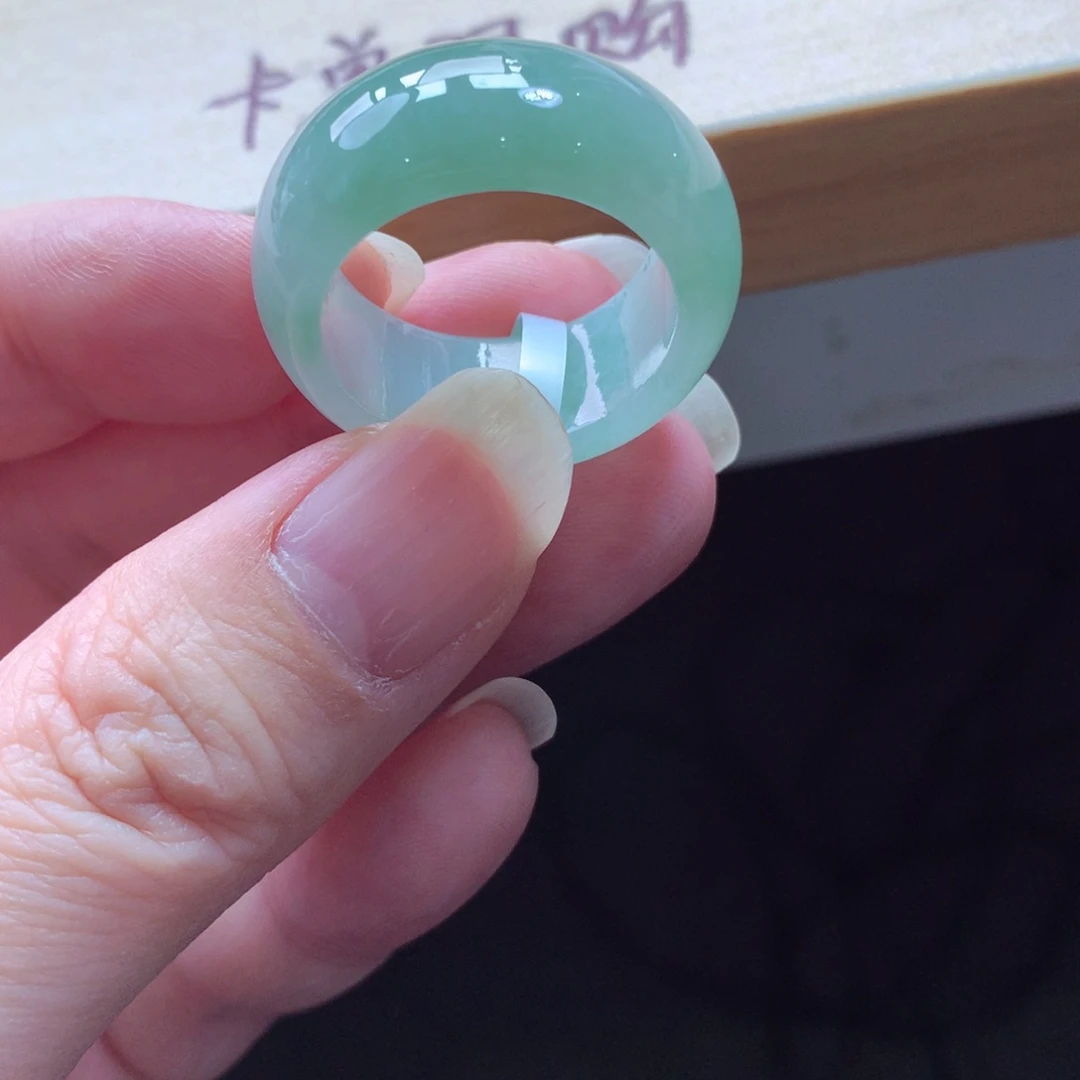 翡翠颈饰未镶嵌吊坠