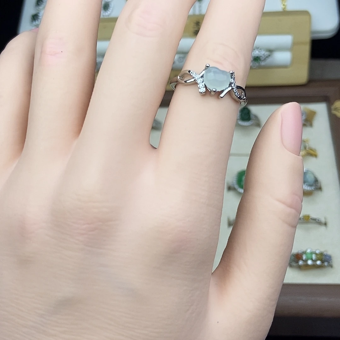 翡翠银S925镶嵌戒指爱心白冰