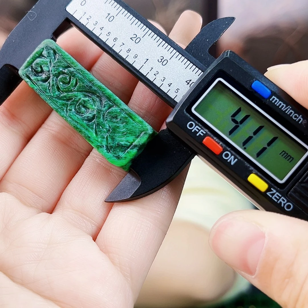 翡翠未镶嵌颈饰吊坠