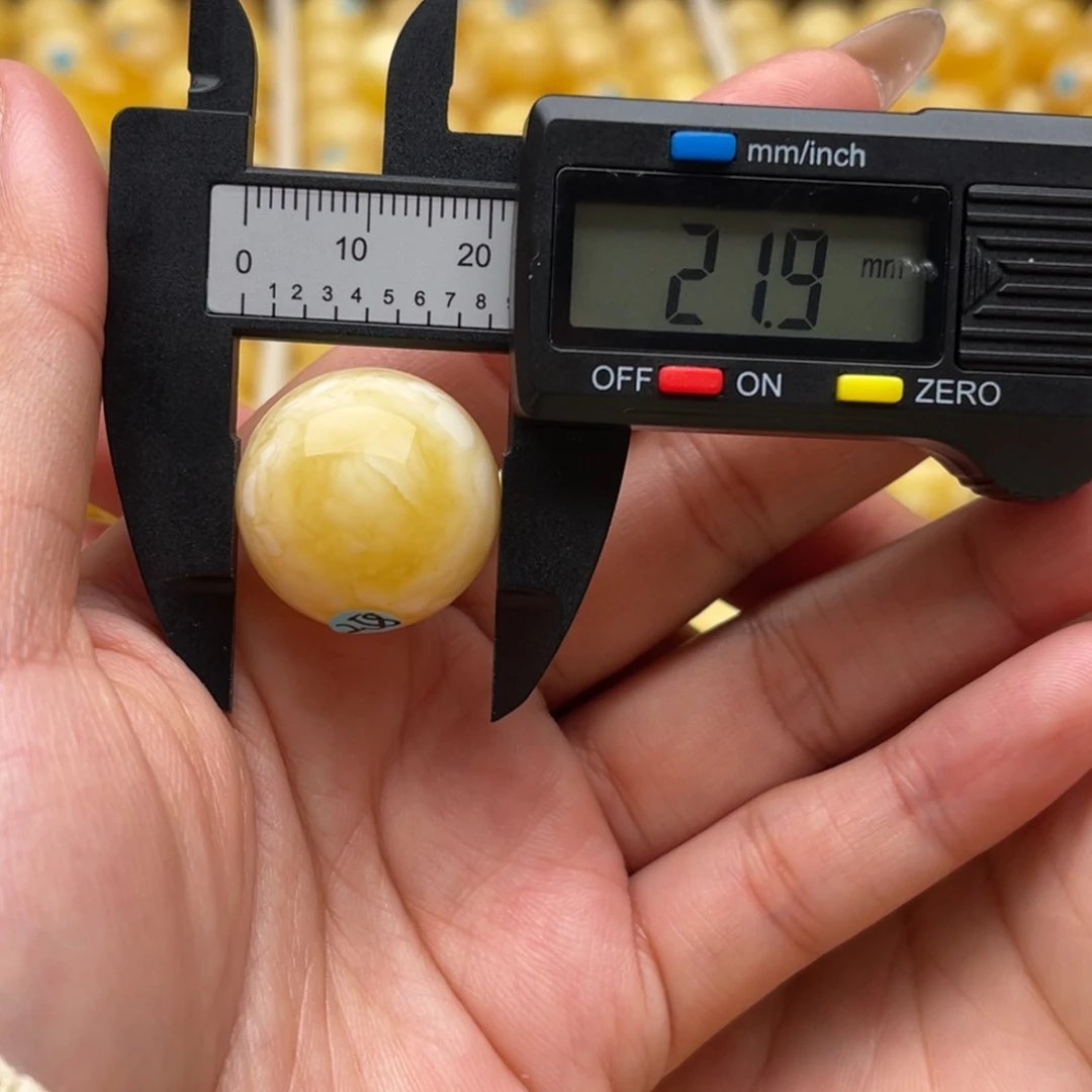 琥珀未镶嵌裸石蜜蜡圆珠笑