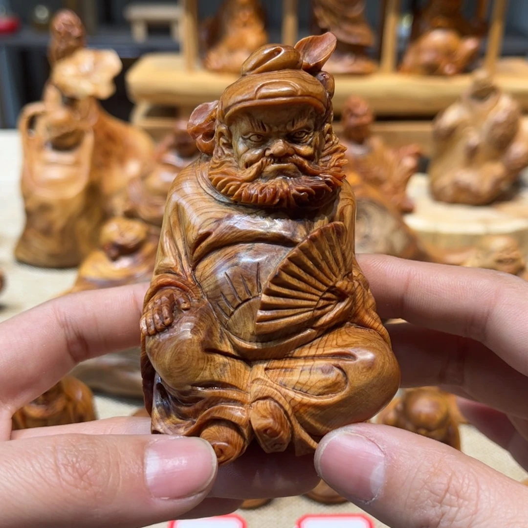 柏木（崖柏）用****鼎钟馗