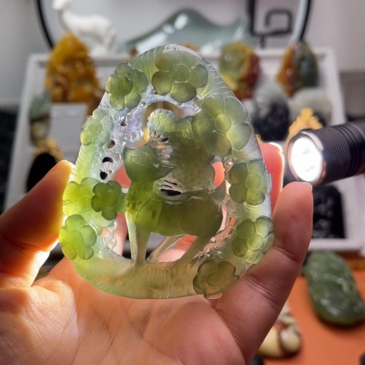 蛇纹石玉未镶嵌颈饰