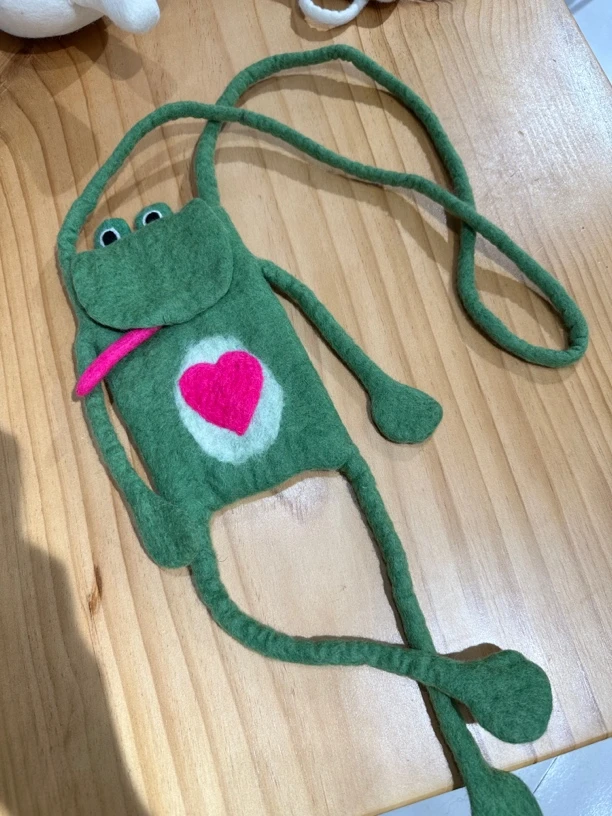 手工羊毛可爱青蛙包包手机包 孤品【省外不包邮】