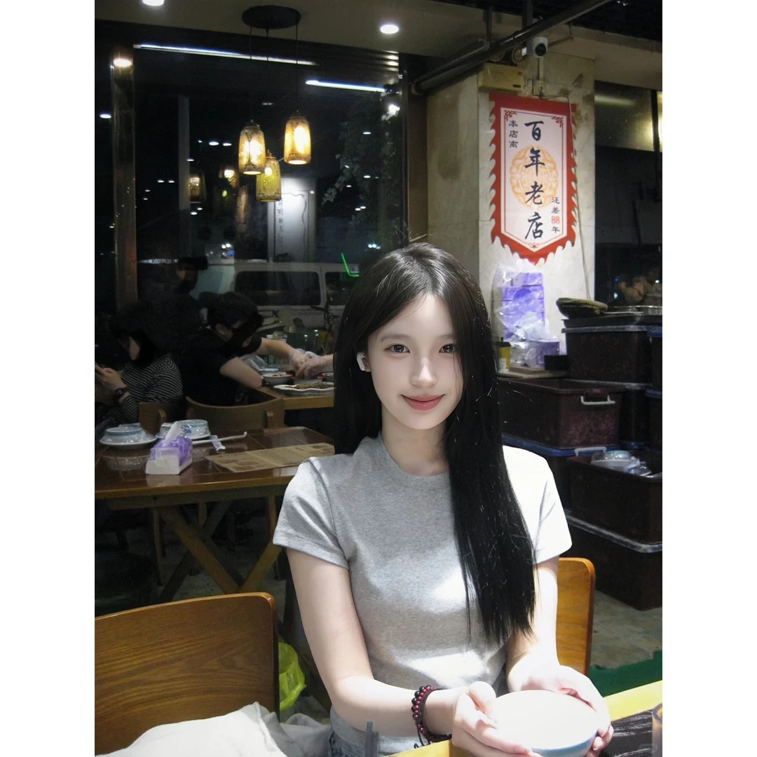 新款夏季新款穿搭时尚正肩短袖t恤女辣妹休闲风修身显瘦圆领上衣