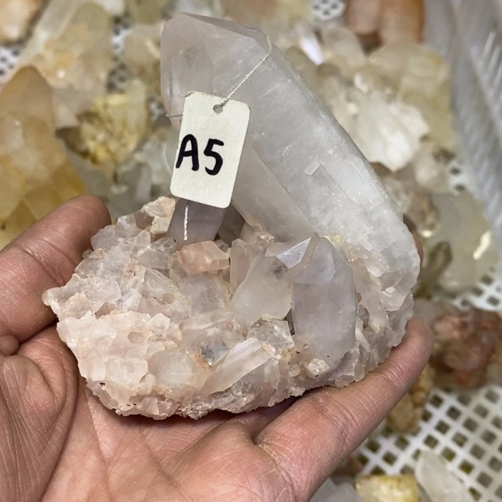 水晶水晶原石摆件未镶嵌第**?