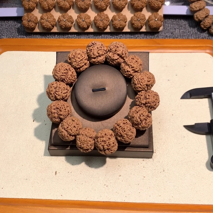 吊坠金刚菩提52号 23梅花