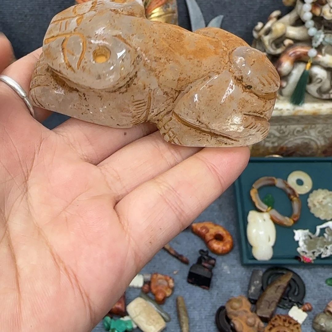 未镶嵌和田玉（糖玉）挂件