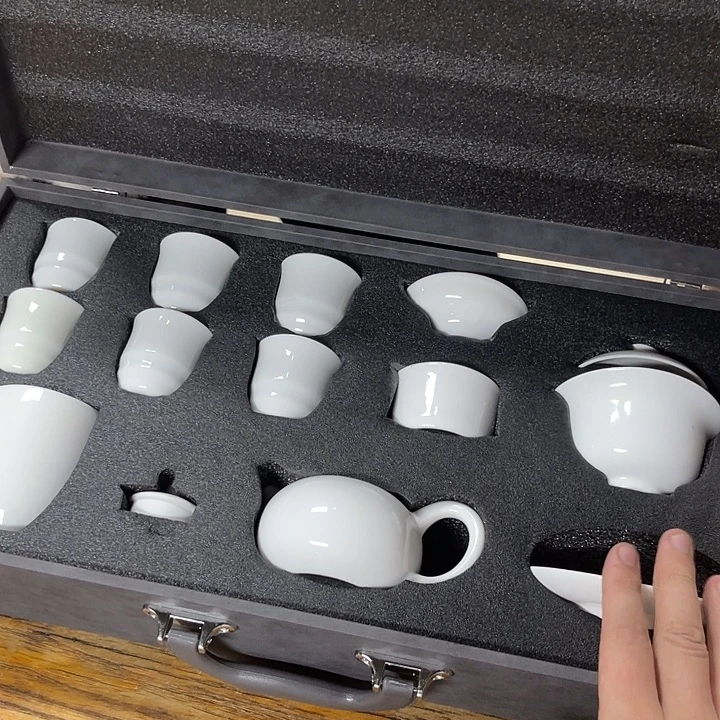 孤品茶具套装等。