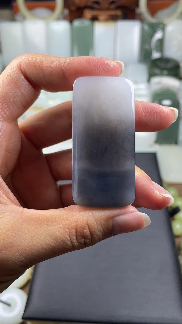 和田玉烟紫无事牌，小三五，水杉意境平安牌，干净细腻，净重46.1g
