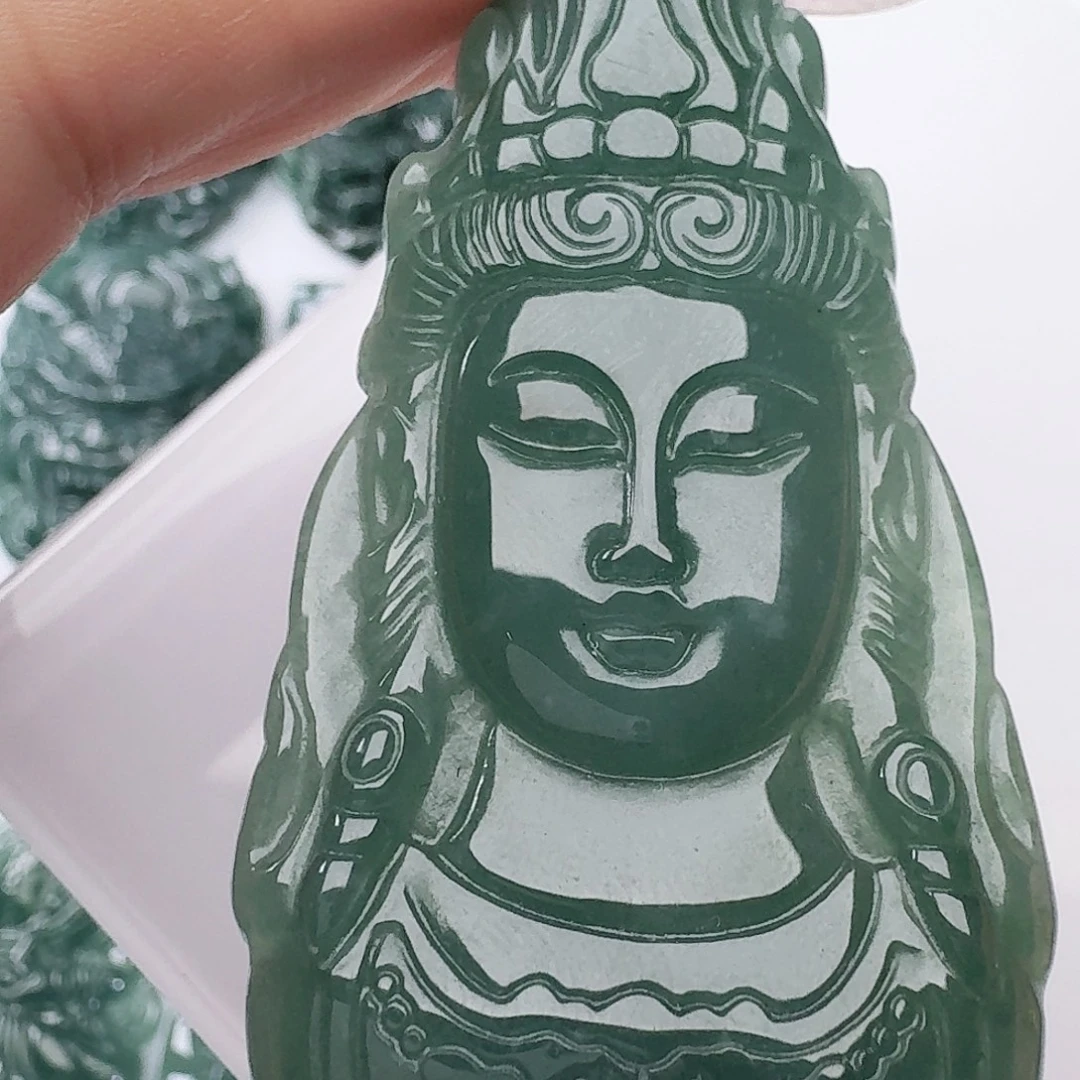 翡翠未镶嵌颈饰11