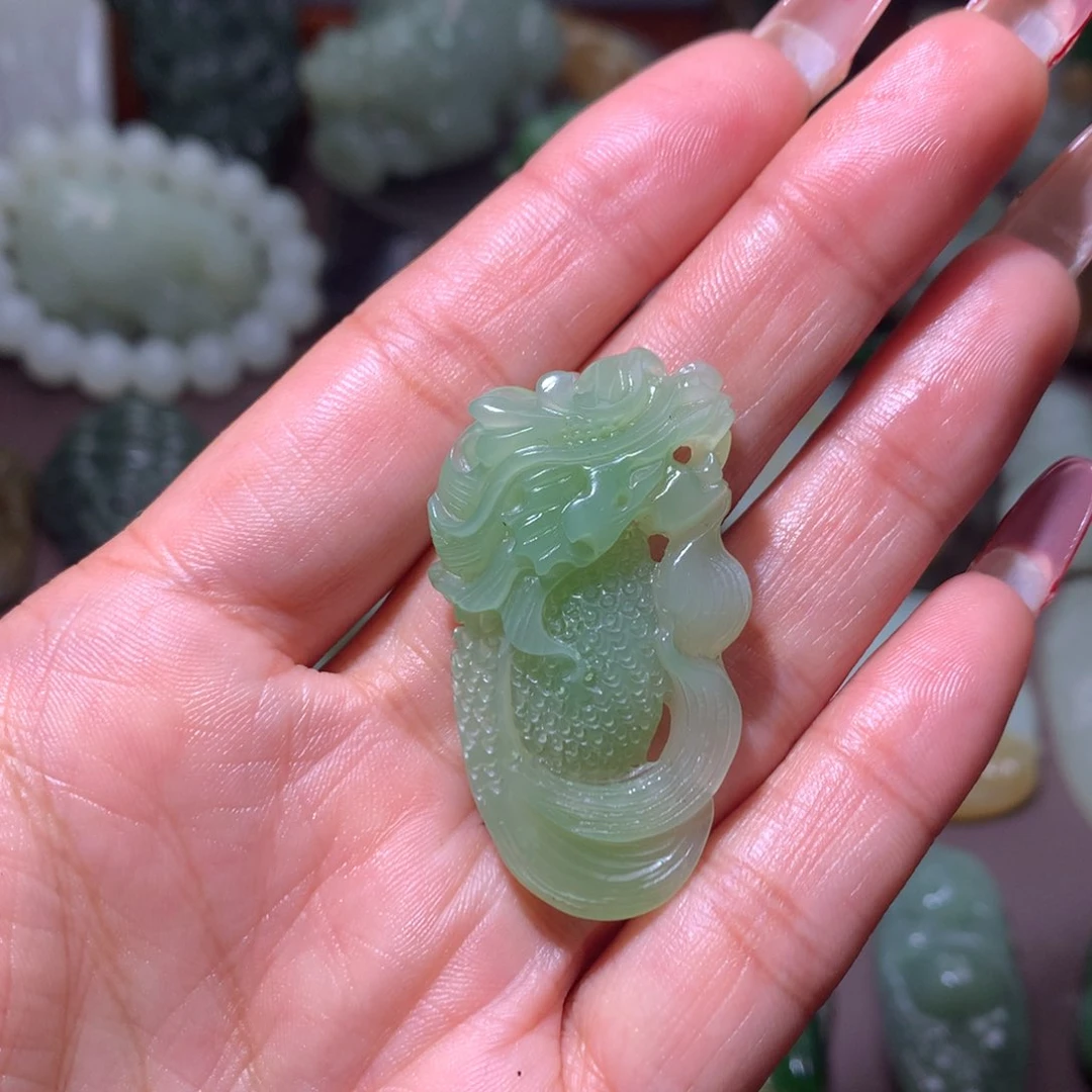 颈饰未镶嵌和田玉