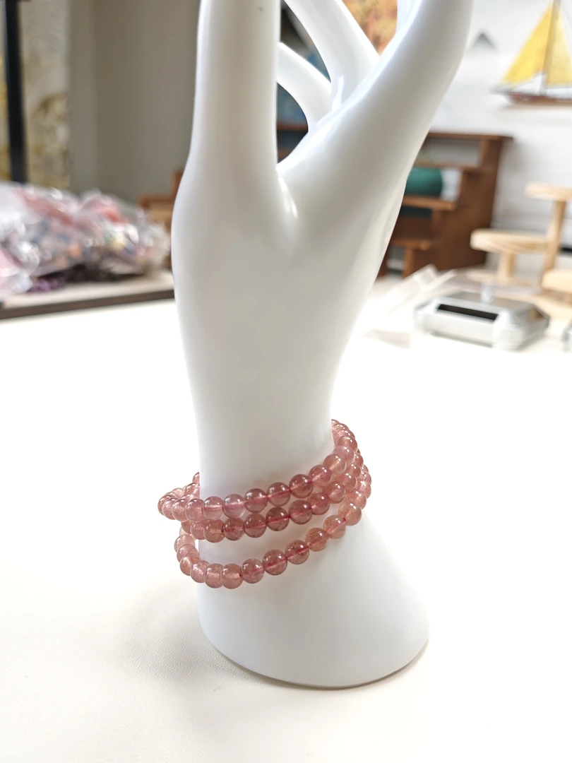 A08   天然草莓晶多圈手链