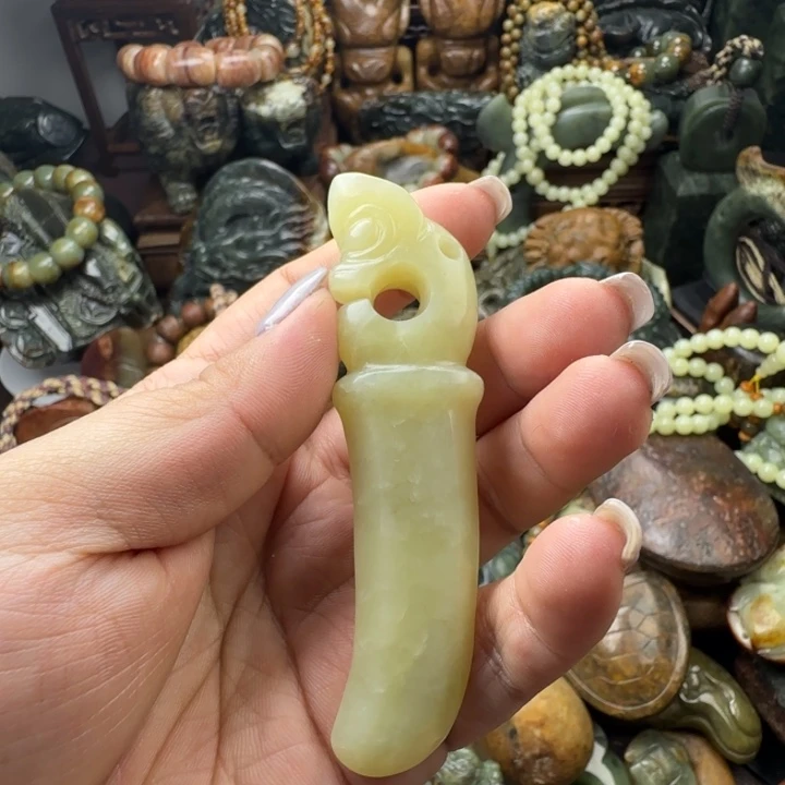 透闪石质玉未镶嵌珠宝奇石