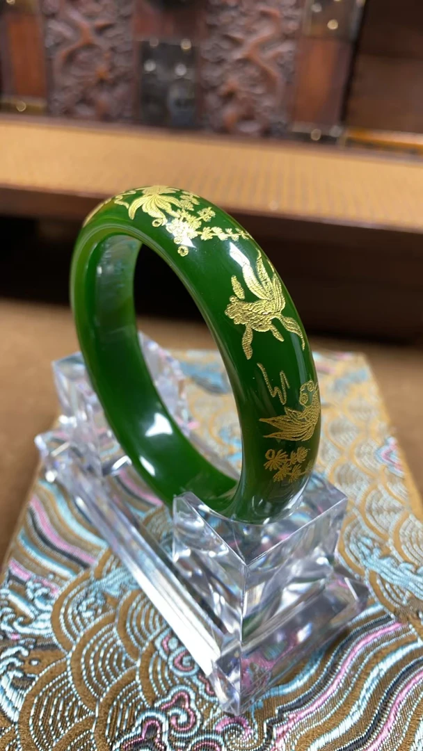 新疆和田碧玉手镯花开富贵