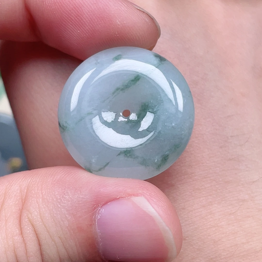 颈饰未镶嵌翡翠平安扣