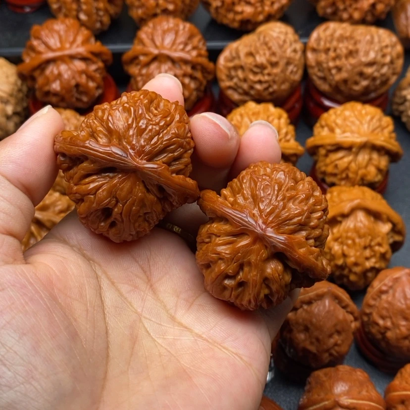 【闪购商品】文玩核桃把件42白狮子
