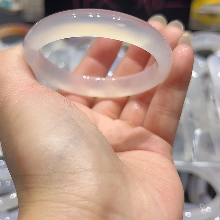 财***贝手镯玛瑙/玉髓未镶嵌