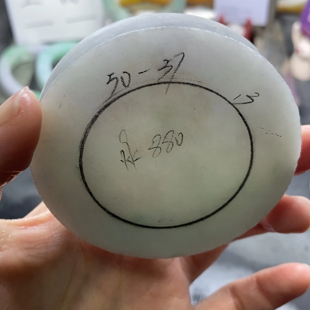 定制翡翠未镶嵌翡翠手镯