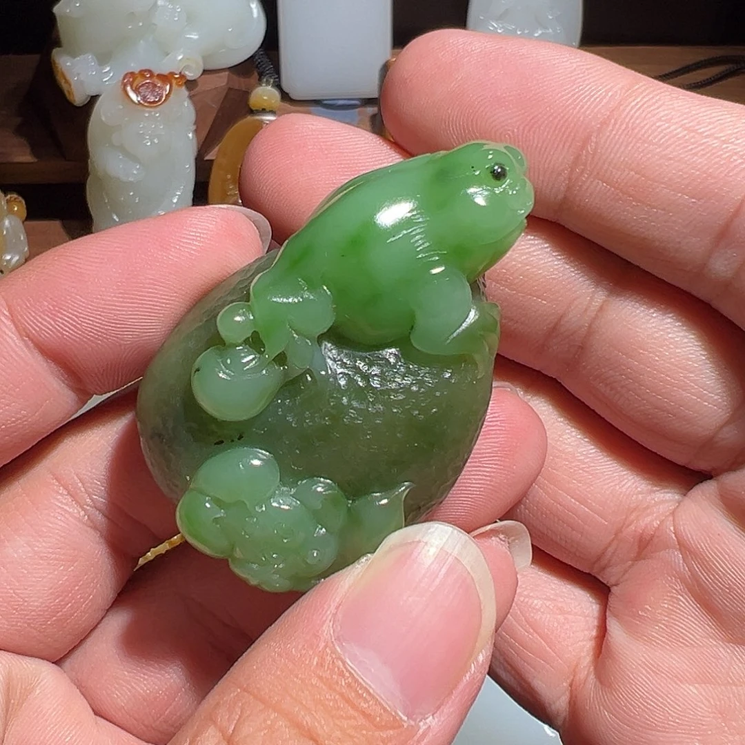 东***人和田玉未镶嵌颈饰