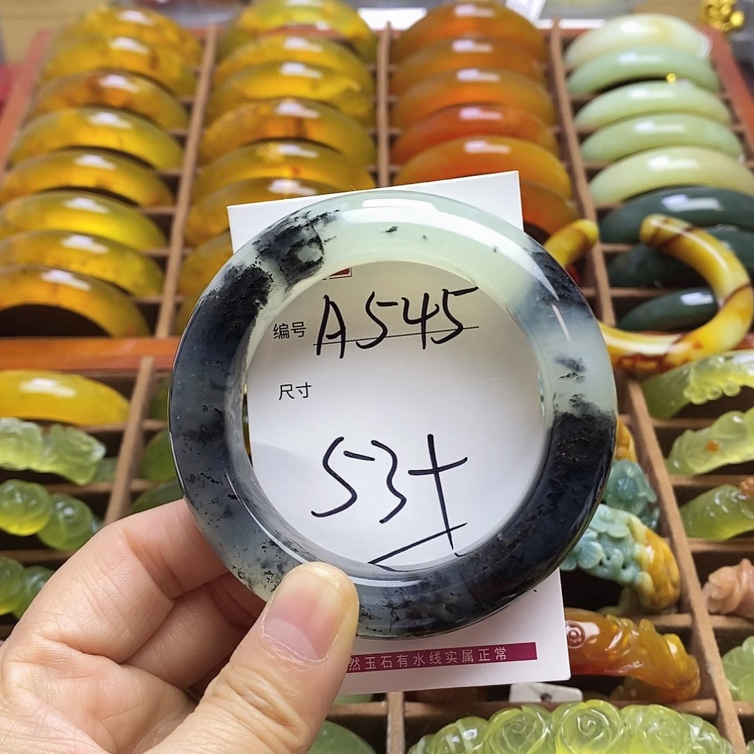 蛇纹石玉未镶嵌手镯