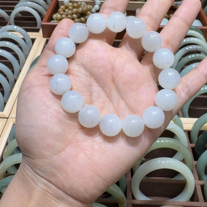 枫***白和田玉（糖玉）未镶嵌手镯
