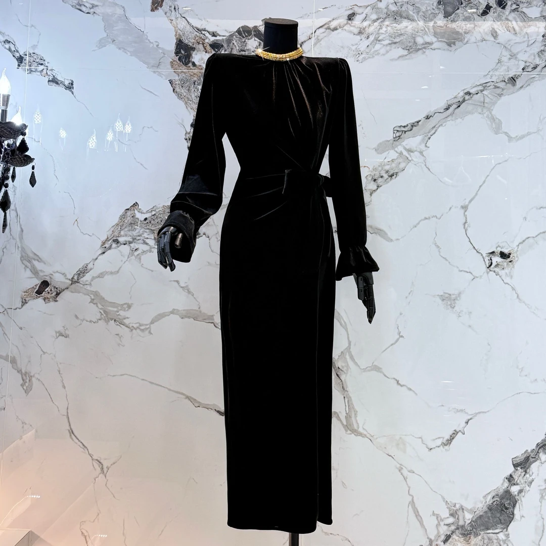2025秋冬新款黑色金丝绒法式修身开衩连衣裙名媛气质款