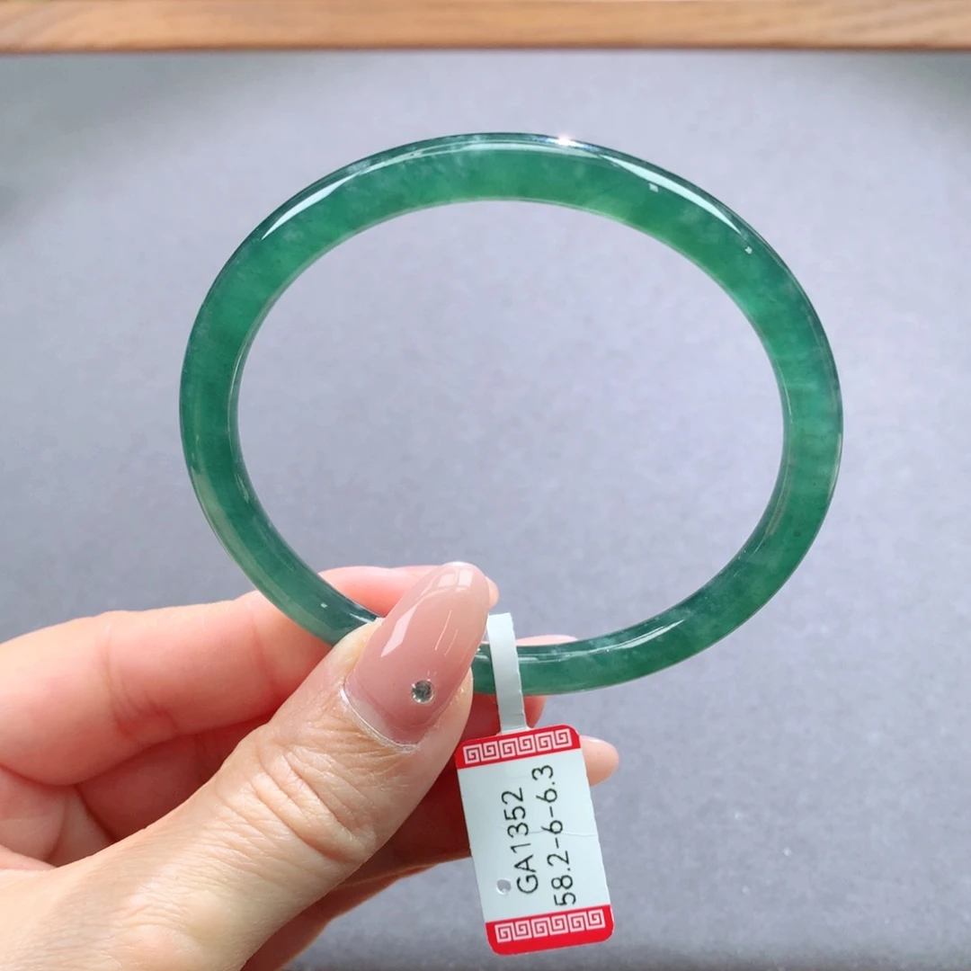 翡翠手镯未镶嵌天然翡翠手镯叮当镯